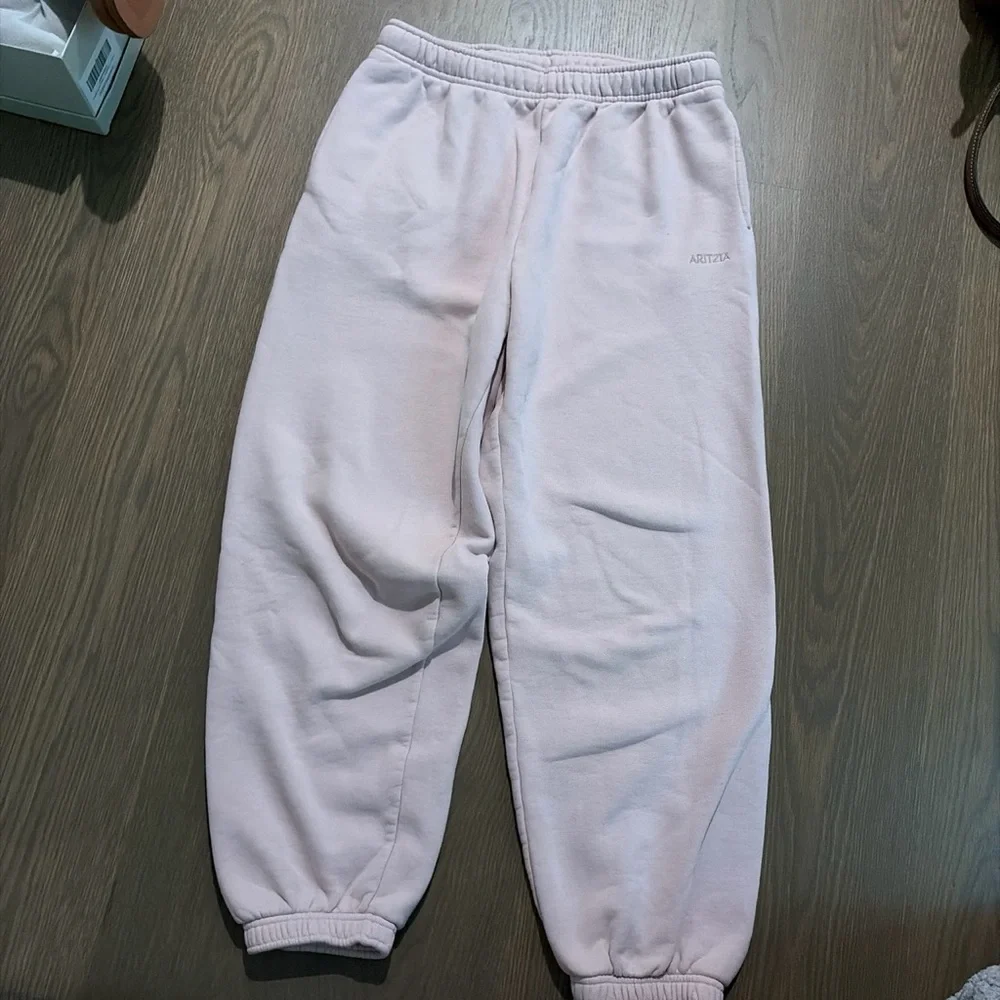 Aritzia baby Pink sweatpants